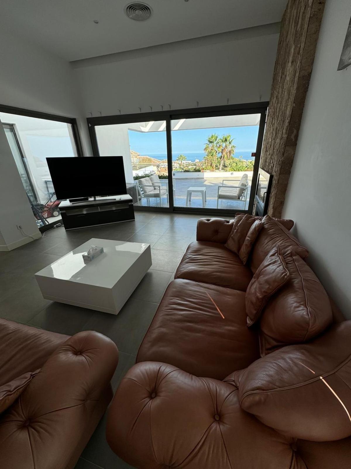 Avenida De Hacienda * Benalmádena